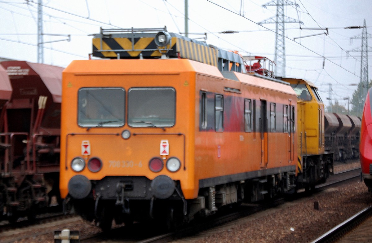 DB Netz ORT 708 330-6 gezogen von 203 313-2 am 09.10.13 Bhf. Flughafen Berlin-Sch�nefeld.