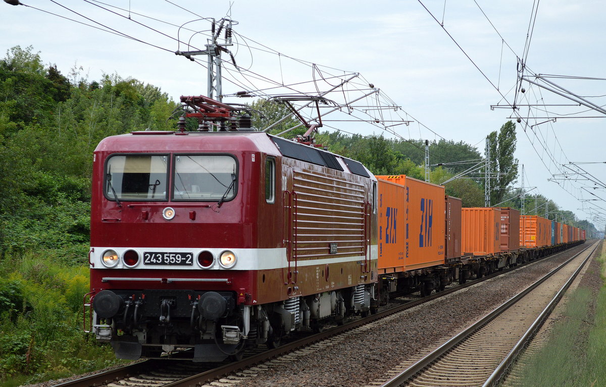 DeltaRail 243 559-2 (143 559-3) mit Containerzug Richtung Frankfurt/Oder am 03.08.17 Bf. Berlin-Hohenschönhausen.