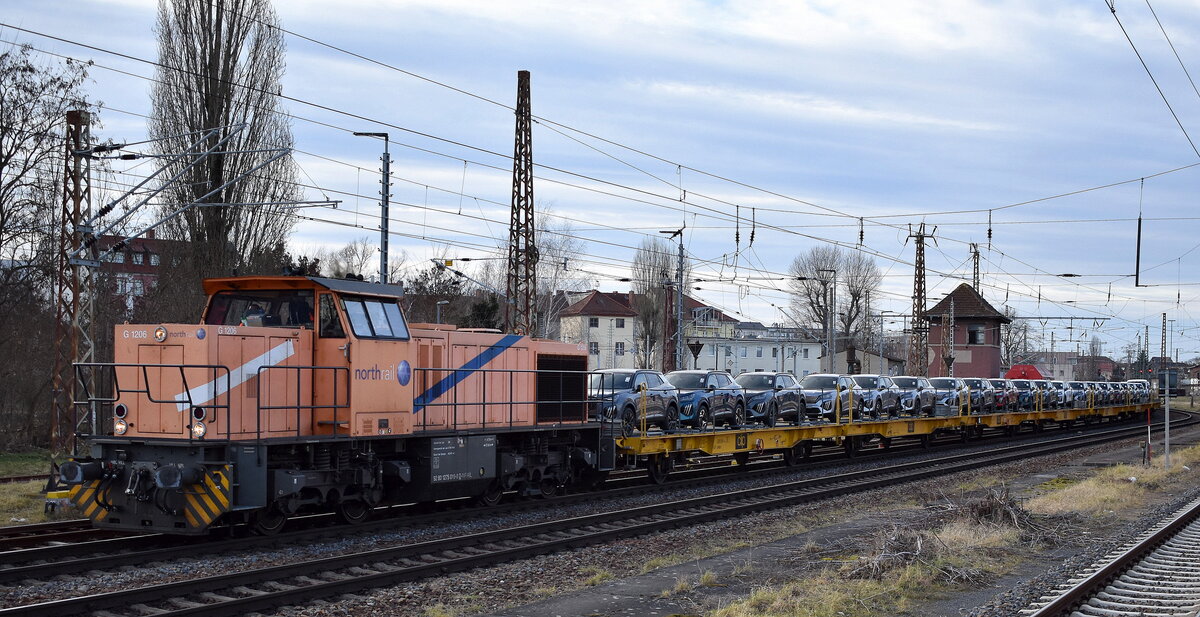 DeltaRail GmbH, Frankfurt (Oder) [D] mit der angemieteten Northrail Mak G 1206 [NVR-Nummer: 92 80 1275 019-8 D-NRAIL] und einem PKW-Transportzug Richtung Europabrücke am 24.02.25 Höhe Bahnhof Frankfurt (Oder).
