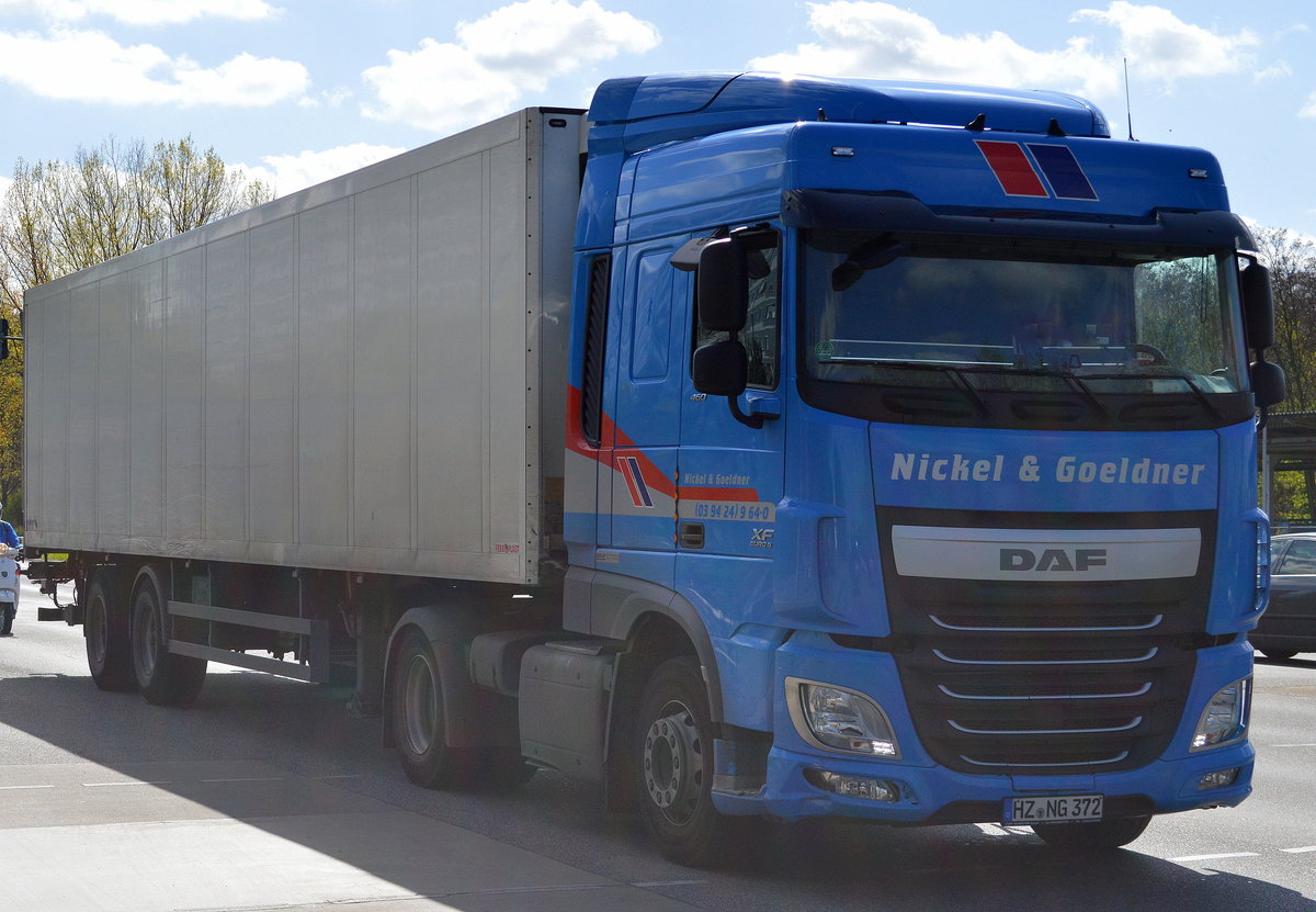 DF XF 460 EURO6 Zugmaschine mit Auflieger der Sped.Nickel & Goeldner am 20.04.16 Berlin-Marzahn.