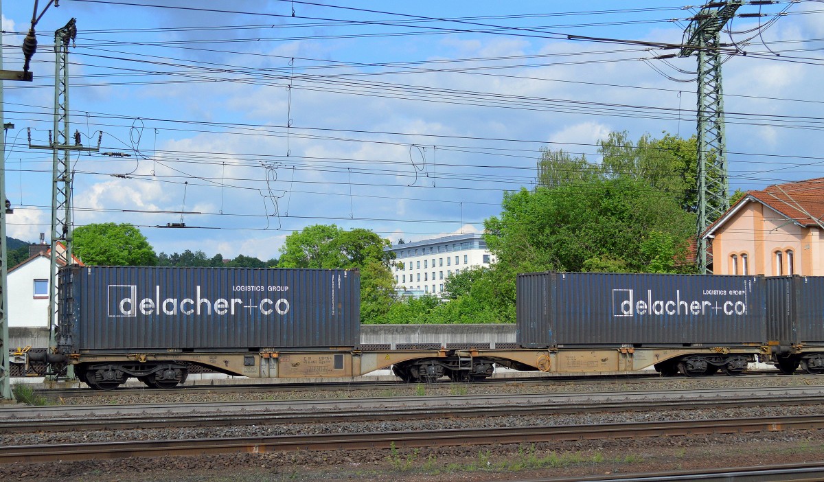 Die DELACHER LOGISTICS AG + Co KG aus Österreich hat auch eine zum Teil sehr große Containerflotte im Umlauf manchmal habe ich auch schon Ganzzüge beobachtet, 30.05.14 Bhf. Fulda.