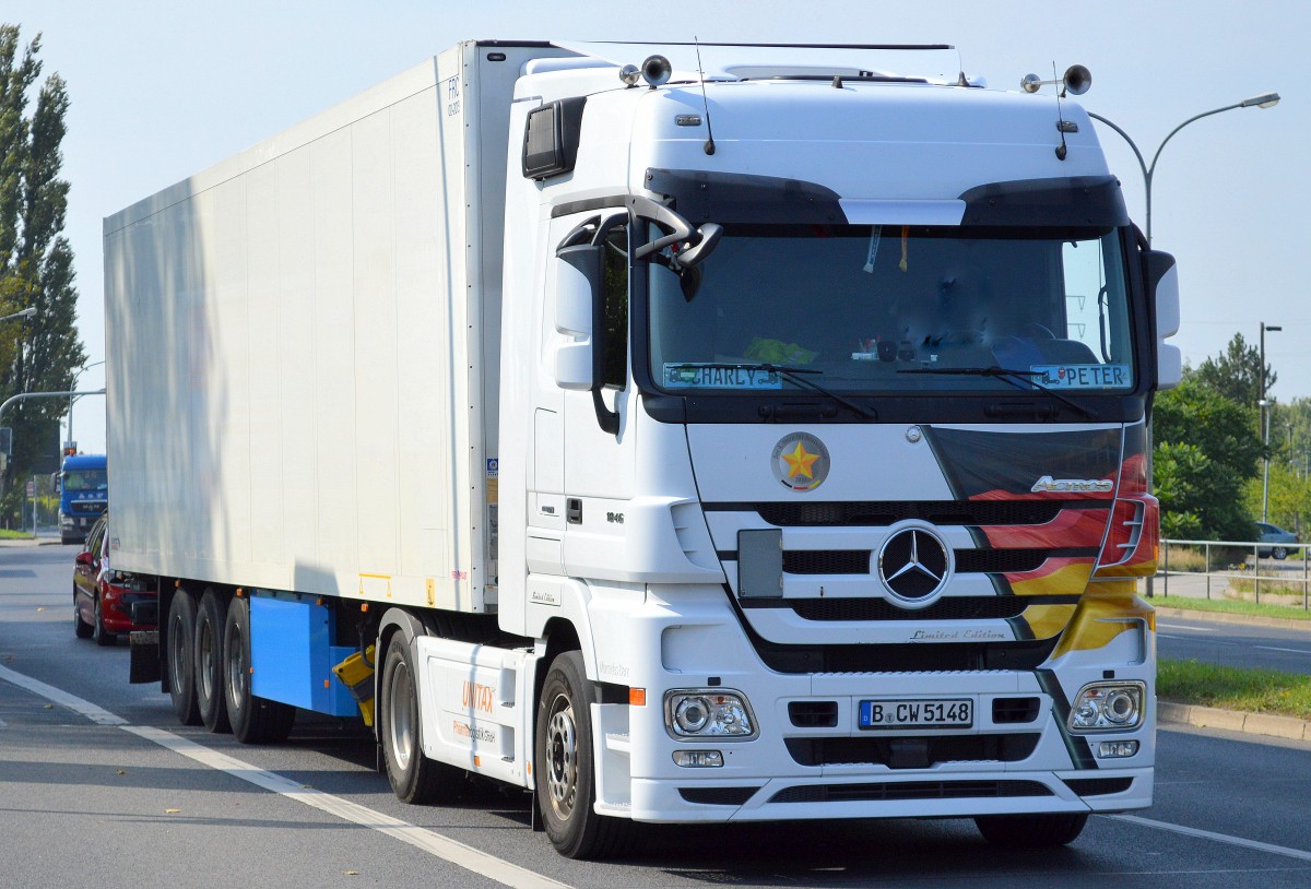 Die Fa. UNITAX Pharma Logistik GmbH mit Sattelzug mit MB ACTROS 1846 LIMITED EDITION Zugmaschine am 16.09.14 Bhf. Flughafen Berlin-Schönefeld.