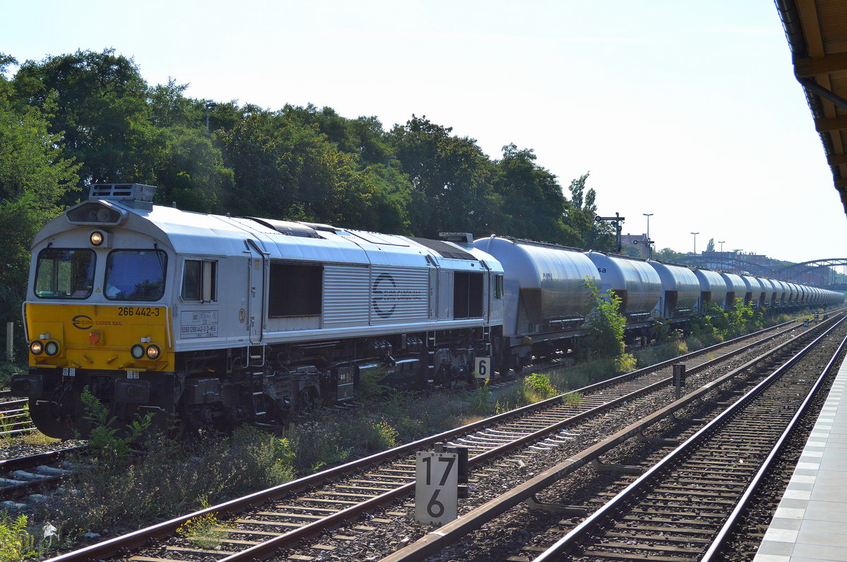 Die MEG 266 442-3 (9280 1266 442-3 D-MEG) stand mit einem Staubgutzug abfahrbereit am Gbf. Berlin-Neukölln am 08.09.16 