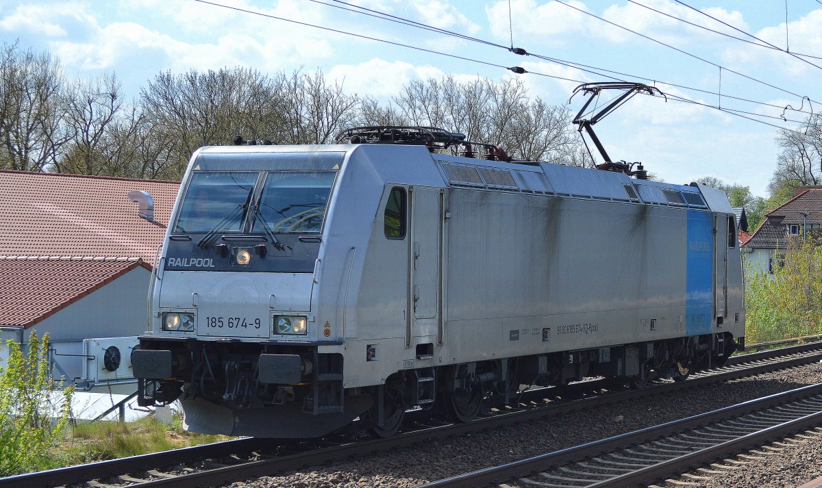 Die Railpool-Mietlok 185 674-9 (91 80 6185 674-9 D-Rpool, Bombardier Bj.2009) eigentlich aktuell an LEG vermietet wurde nun wohl an die BTE weitervermietet, hier am 29.04.15 Richtung Bernau in Berlin Karow gesichtet.