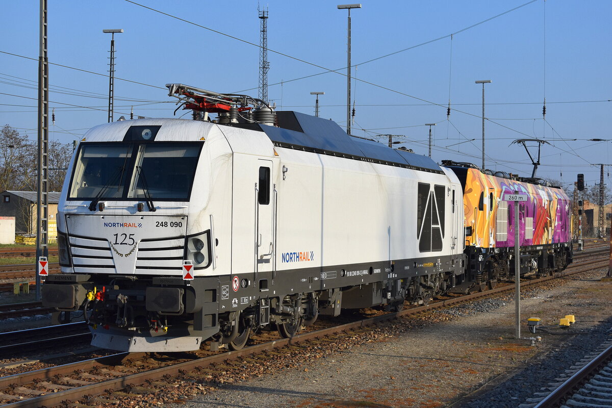 dispo-Tf Rail GmbH, Berlin [D] mir der geleasten northrail Euro Dual Lok  248 090  [NVR-Number: 90 80 2248 090-3 D-NRAIL] am Haken von ELP Euro9000 Lok 2019 317-7  [NVR-Nummer: 90 80 2019 317-7 D-ELP] am 22.03.25 Höhe Bahnhof Frankfurt (Oder). 