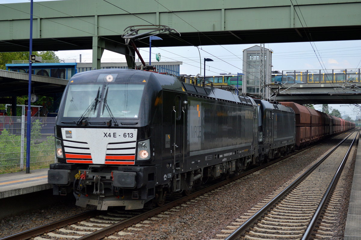 Doppeltaktion MRCE Vectron 193 613-7 + 193 607-9 für die DB mit einem Erzzug (leer) am 25.07.16 Durchfahrt Bf. Berlin-Hohenschönhausen.