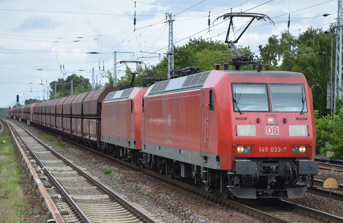 Doppeltraktion 145 033-7 + 145 039-4 mit Erzzug (leer) am 28.07.15 Berlin-Hirschgarten.