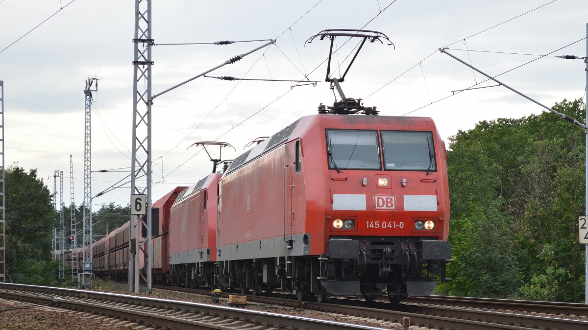 Doppeltraktion 145 041-0 + 145 011-3 mit Erzzug (leer) am 16.09.15 Berlin-Wuhlheide.