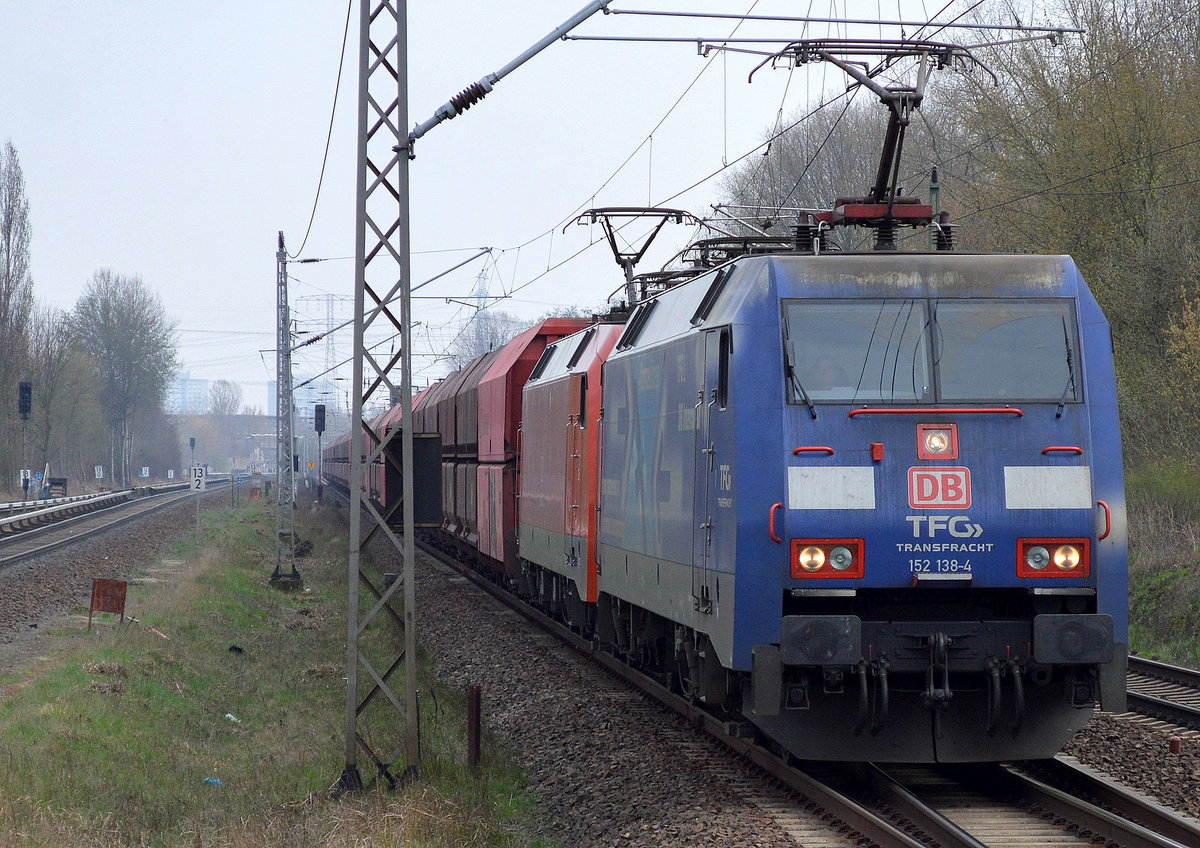 Doppeltraktion 152 138-4 + 152 ???-? mit Erzzug (leer) am 31.03.17 Bf. Berlin-Hohenschönhausen.