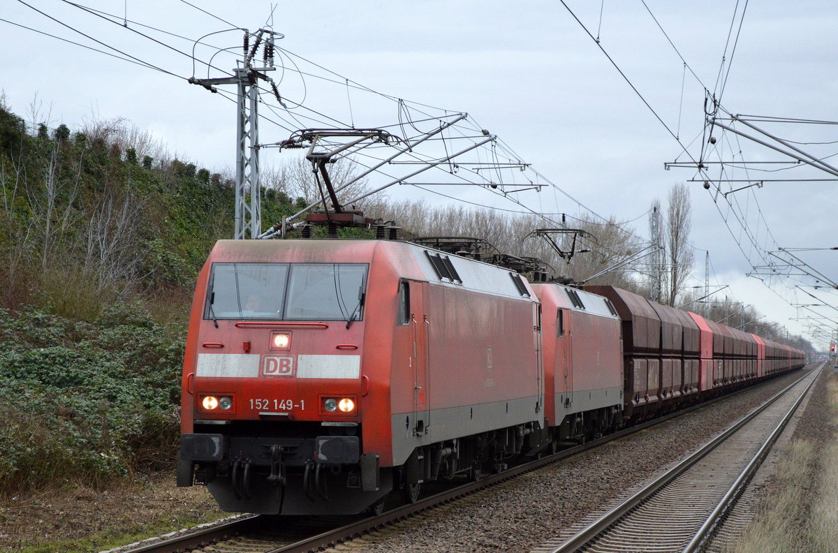 Doppeltraktion 152 149-1 + 152 011-3 mit Erzzug Richtung Eisenhüttenstadt am 25.01.18 Berlin-Hohenschönhausen.