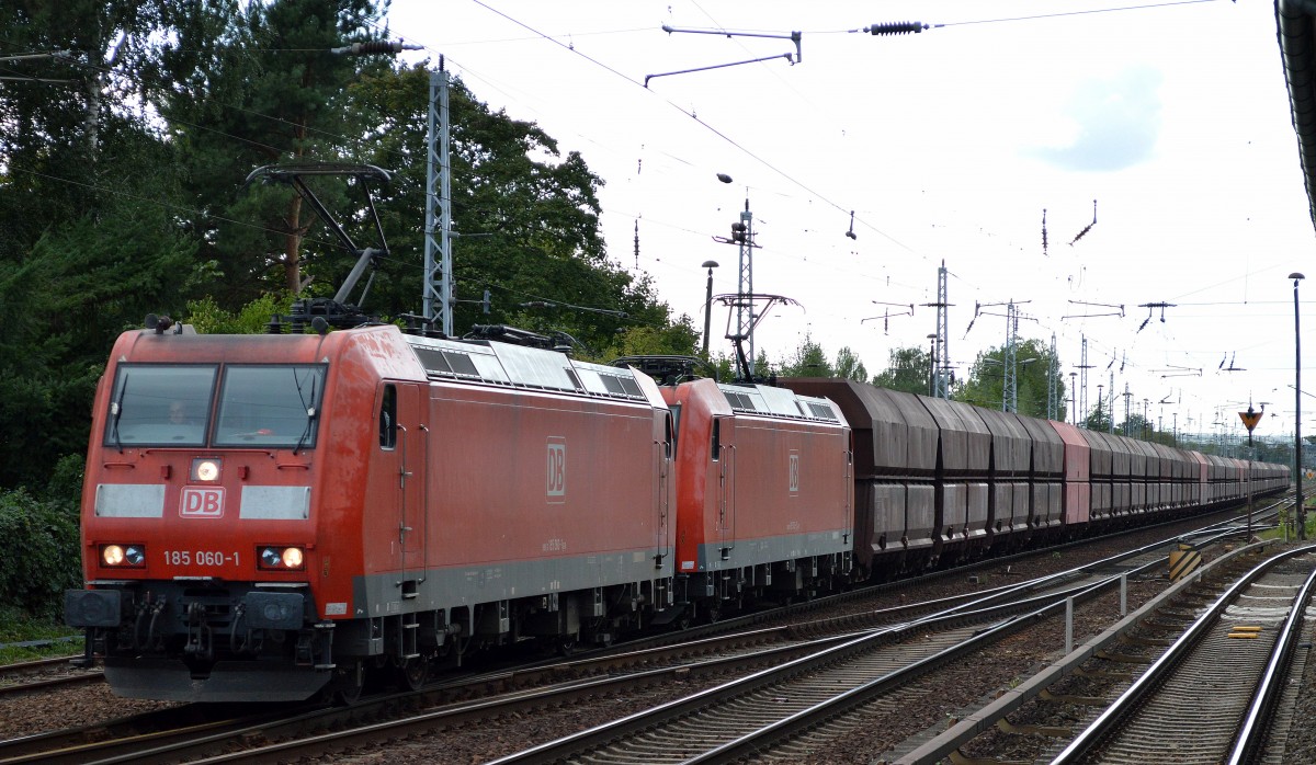 Doppeltraktion 185 060-1 + 185 045-2 mit Erzzug am 07.09.15 Berlin-Hirschgarten.