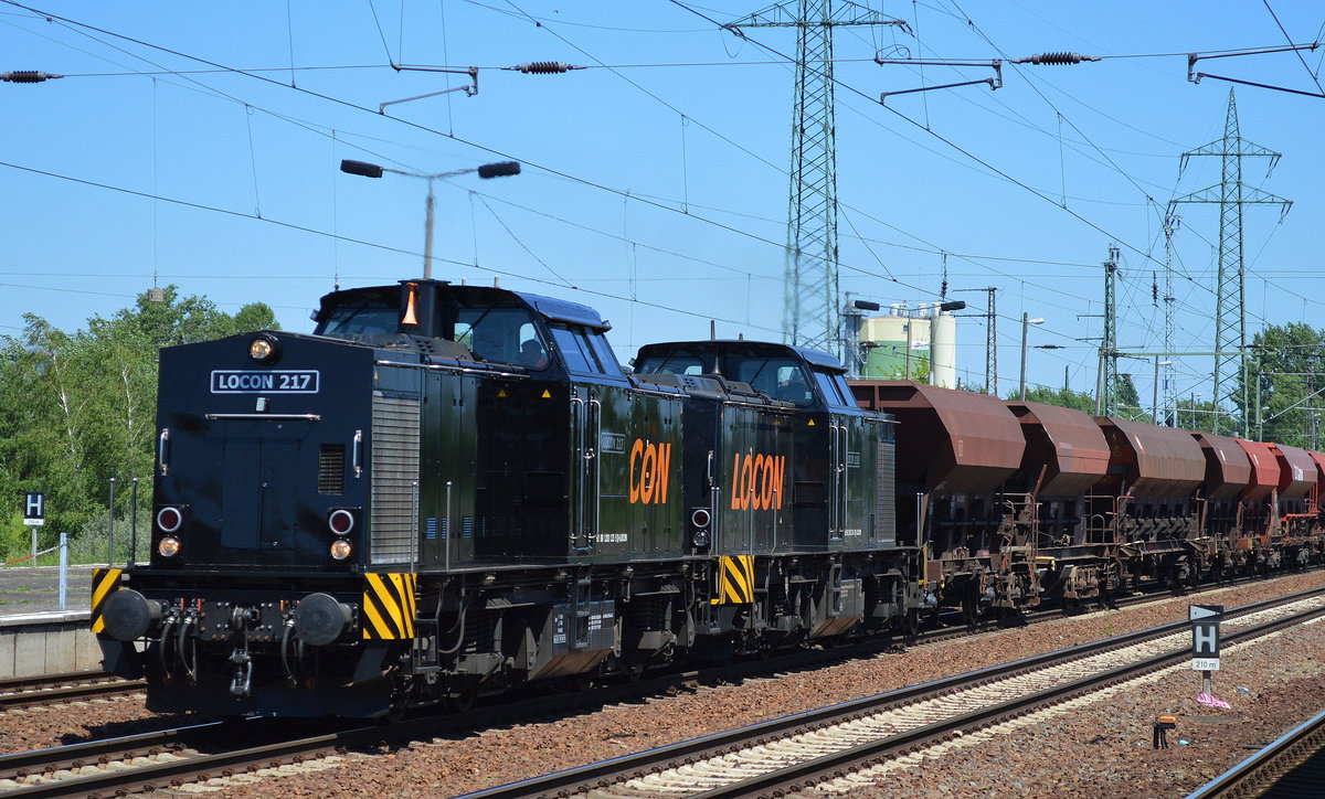 Doppeltraktion LOCON 217/203 123-5 + 218/203 124-3 mit Schotterzug am 23.06.16 Bf. Flughafen Berlin-Schönefeld.
