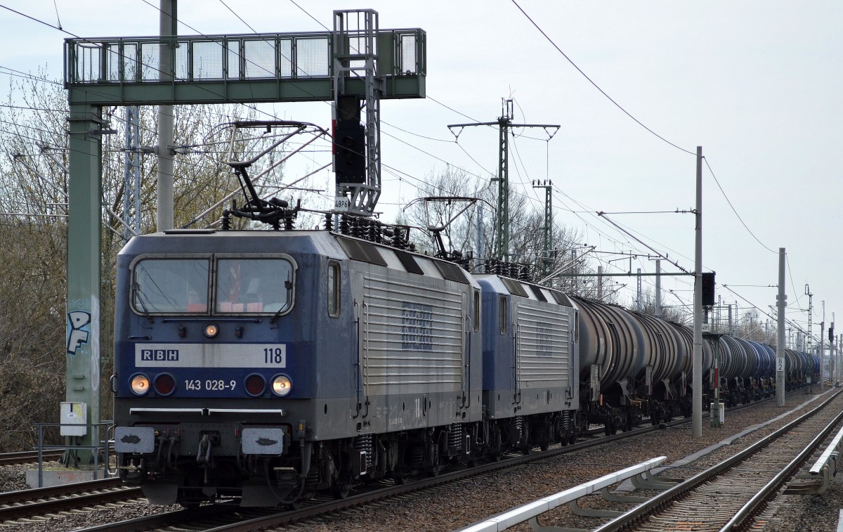 Doppeltraktion RBH 118/143 028-9 + RBH 117/143 554-4 mit Kesselwagenzug Richtung Schwedt am 21.03.14 Berlin-Blankenburg.