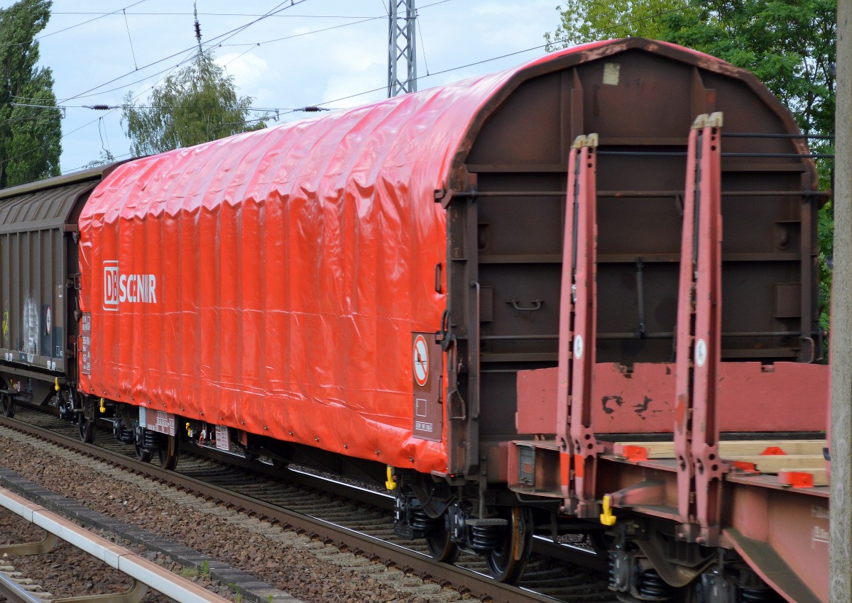 Drehgestell-Flachwagen mit Planenverdeck der DB mit der Nr. 31 RIV 80 D-DB 3546 517-1 Rilns 654 am 19.06.14 Berlin-Karow.