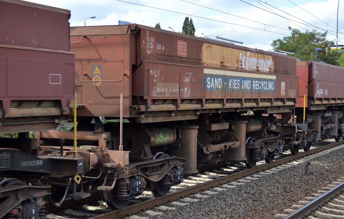 Drehgestell-Schüttgutkippwagen der DB mit der Nr. 82 80 D-DB 6734 201-8 Fas 126 am 18.08.15 Bhf. Berlin-Hohenschönhausen.