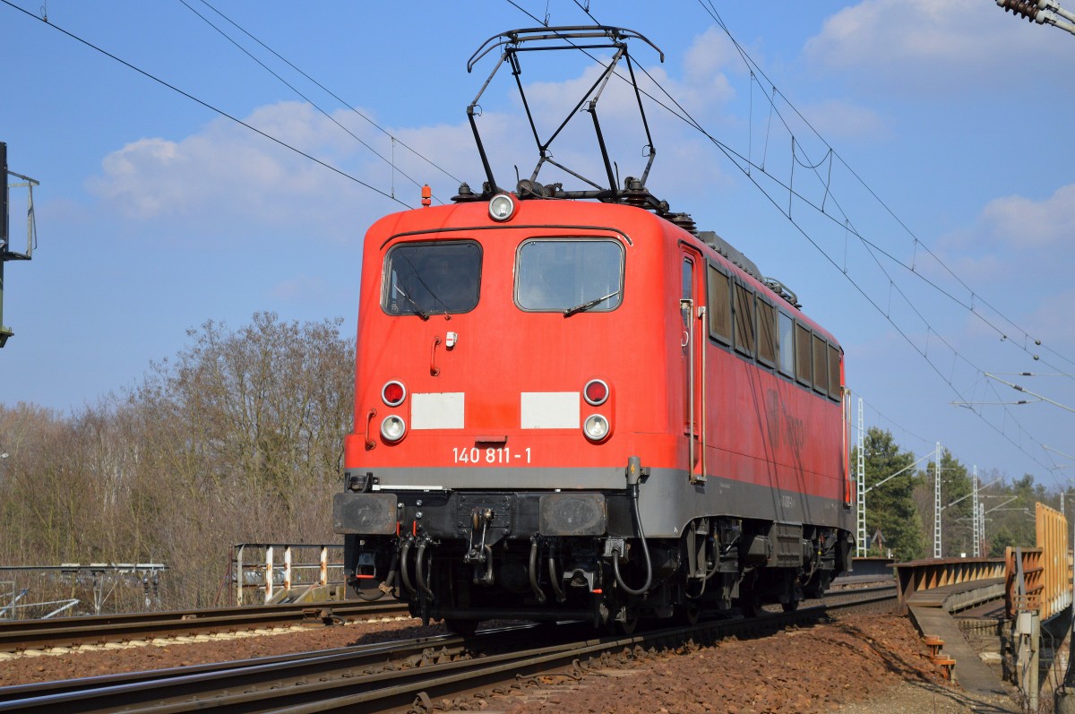 EBS 140 811-1 (seitlich immer noch mit D-DB gekennzeichnet)Richtung Nordosten am 09.03.16 Berlin-Wuhlheide.