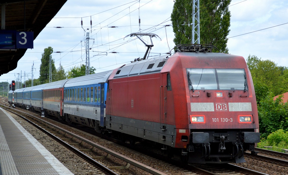 EC 379 mit 101 130-3 Richtung Berlin-Gesundbrunnen am 23.06.14 in Berlin-Karow.