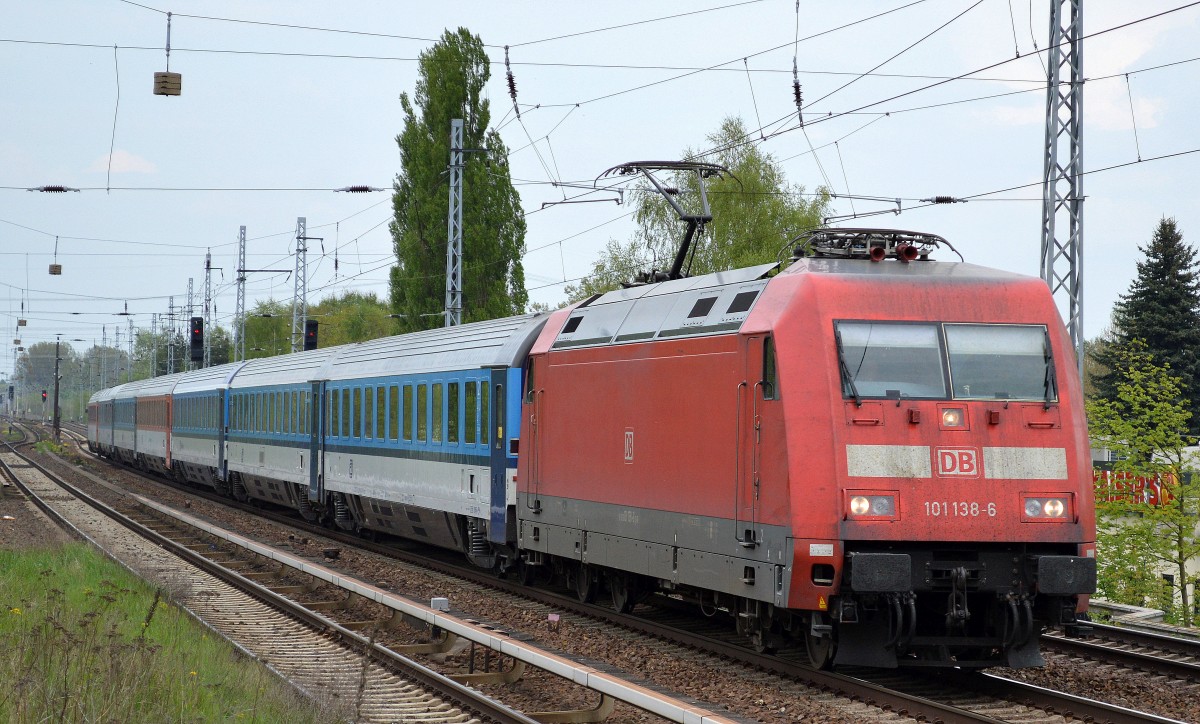 EC 379 mit 101 138-6 Richtung Berlin-Gesundbrunnen am 22.04.14 Berlin-Karow.