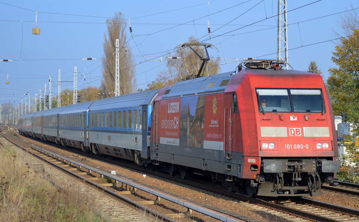 EC 379 nach Prag mit 101 080-0 am 29.10.14 Berlin-Karow.