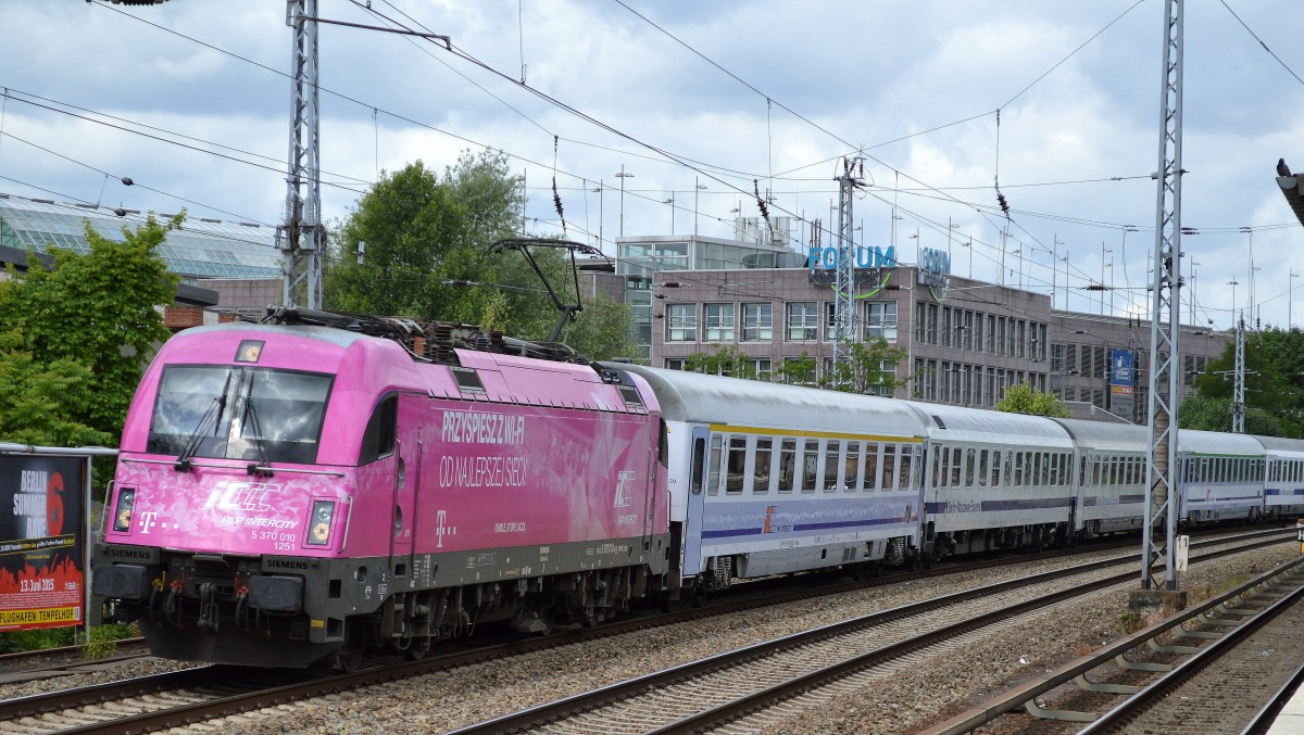 EC 43 Richtung Warszawa Wschodnia mit PKPIC Husarz 5 370 010 am 16.06.15 Berlin-Köpenick.