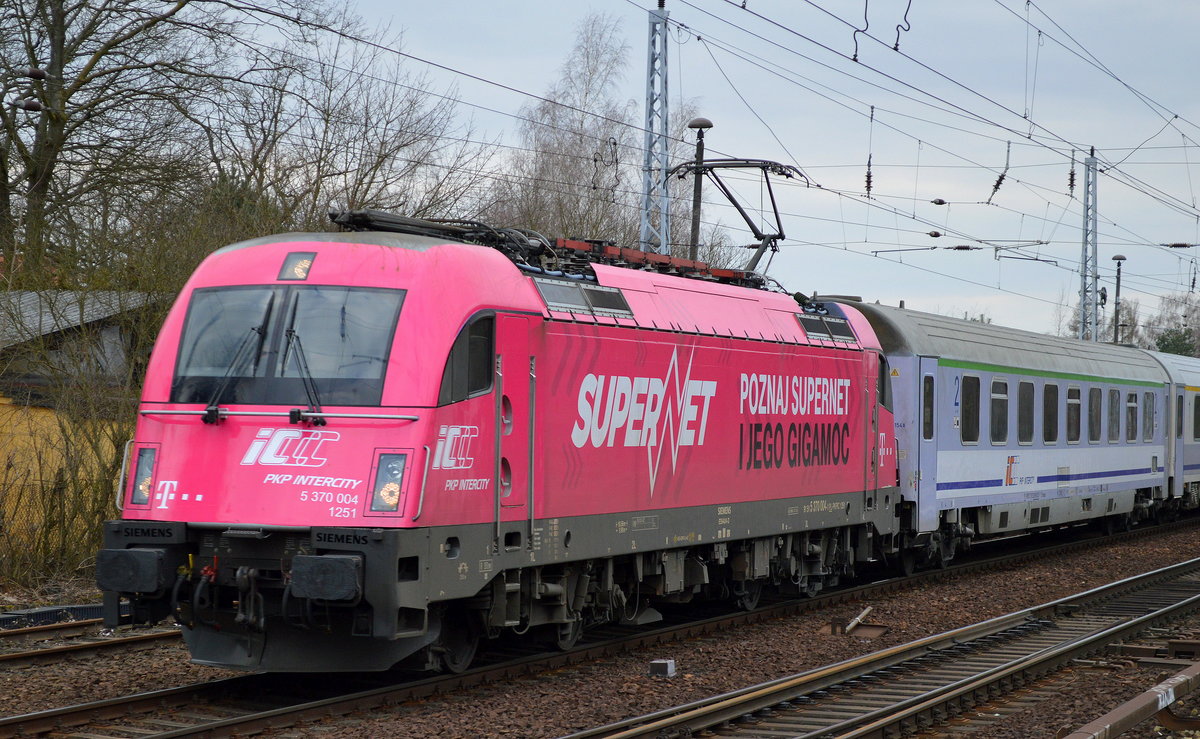 EC 55 nach Gdynia Glowna mit PKP IC 5 370 007 am 27.02.17 Berlin-Hirschgarten.