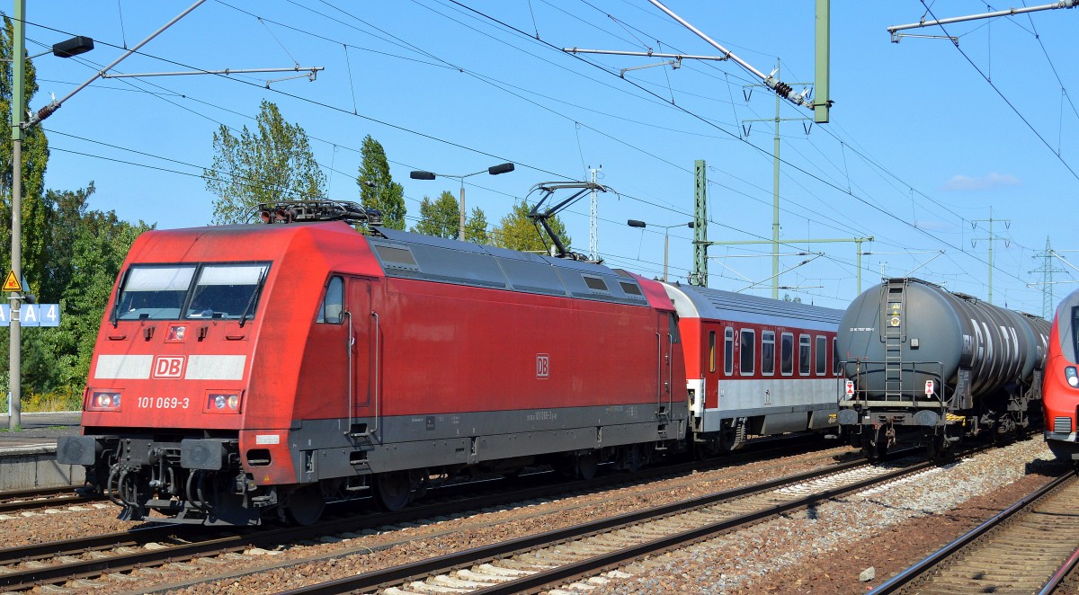 EC mit 101 069-3 als Umleitungszug am 03.09.14 Durchfahrt Bhf. Flughafen Berlin-Schönefeld.