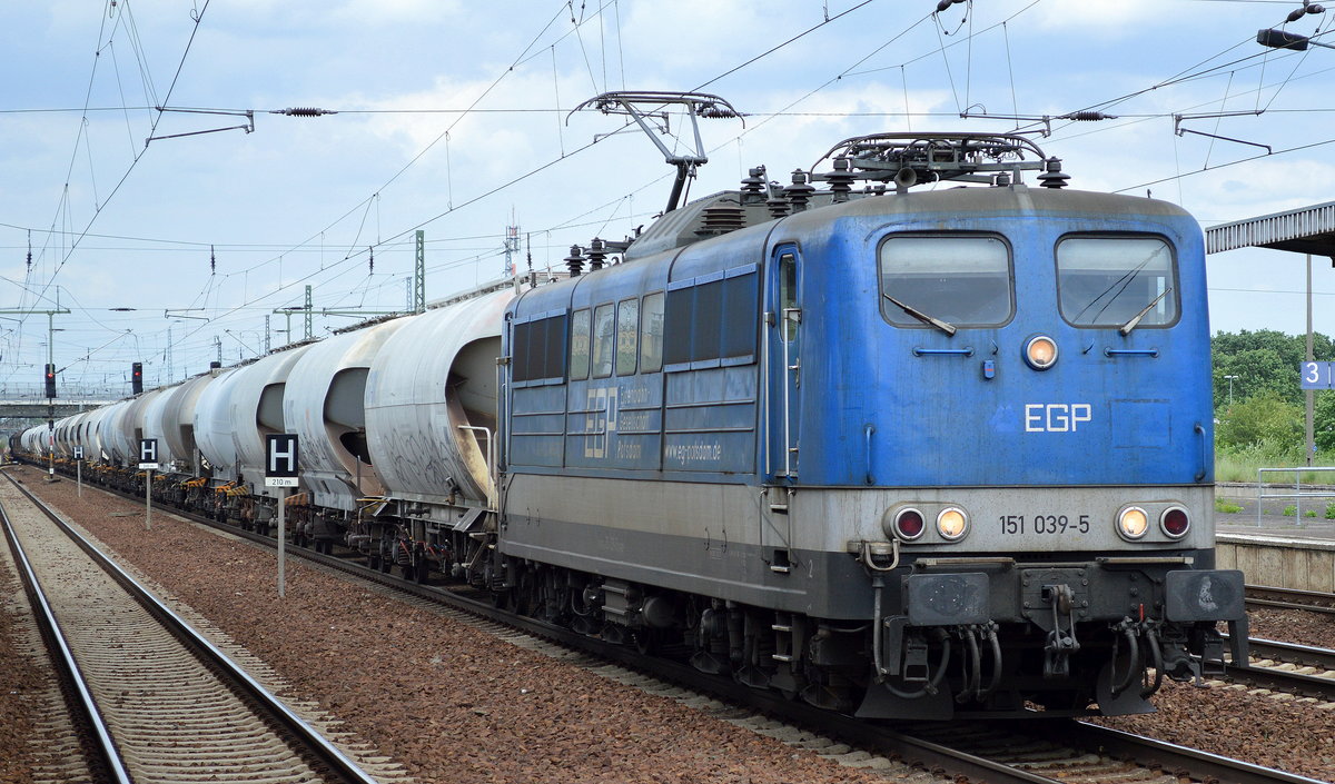 EGP 151 039-5 mit Zementstaubzug Richtung Zementwerk Berlin Greifswalder Str. am 12.06.17 BF. Flughafen Berlin-Schönefeld.