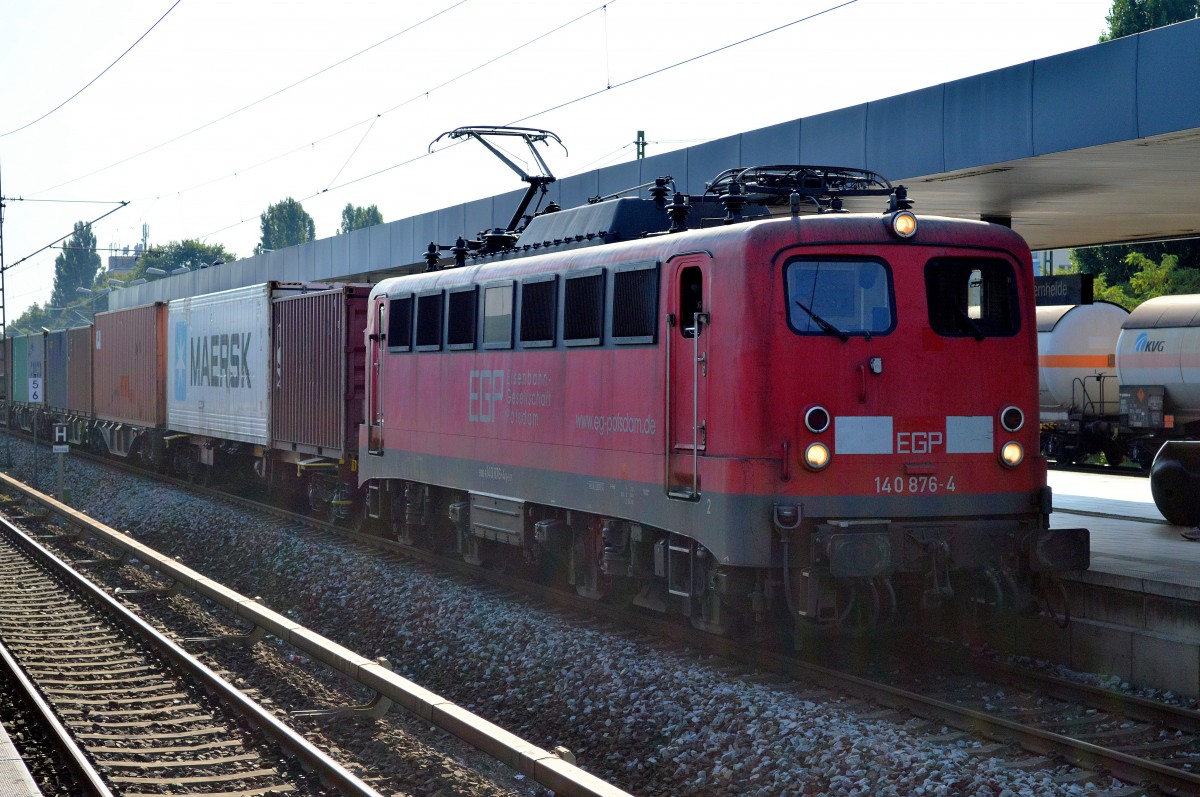 EGP mit 140 876-4 + Containerzug Richtung Hamburg am 07.08.15  Bhf. Berlin-Jungfernheide 