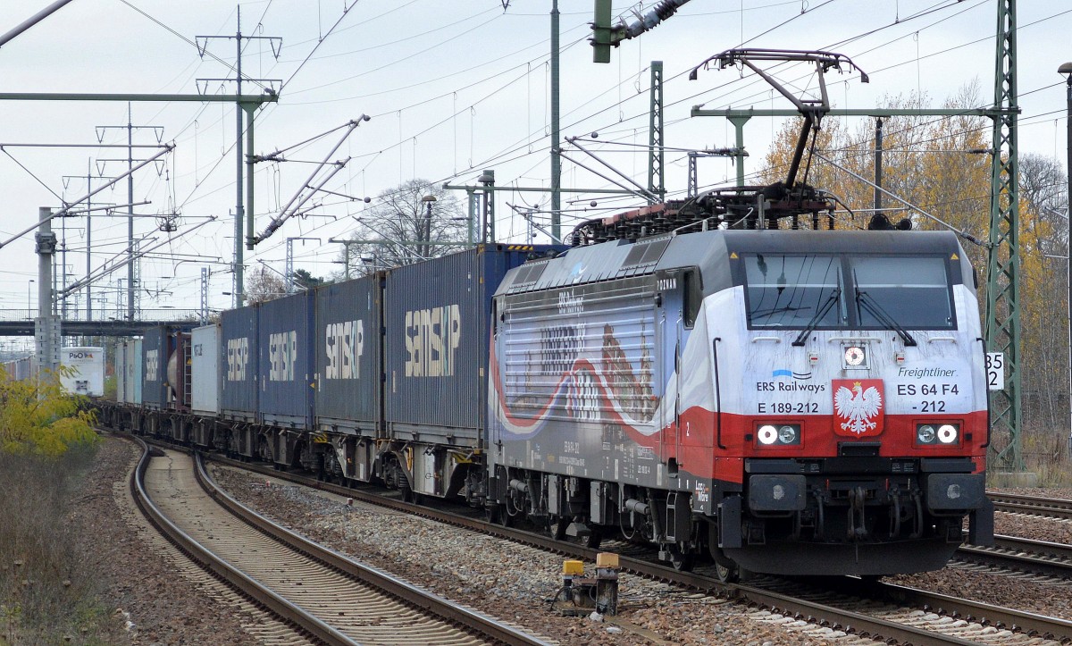 Eigentlich schade das man im Moment nur den Poznan-Shuttle von ERSR noch täglich in Schönefeld in aller Regelmäßigkeit ablichten kann während viele andere Güterzugleistungen anscheinend jetzt zur kommenden Winter-Saison sich wieder völlig rar machen oder anscheinend gar nicht mehr statt finden, MRCE Dispolok 189-212/ES 64 F4-212 am 10.11.14 Bhf. Flughafen Berlin-Schönefeld. 