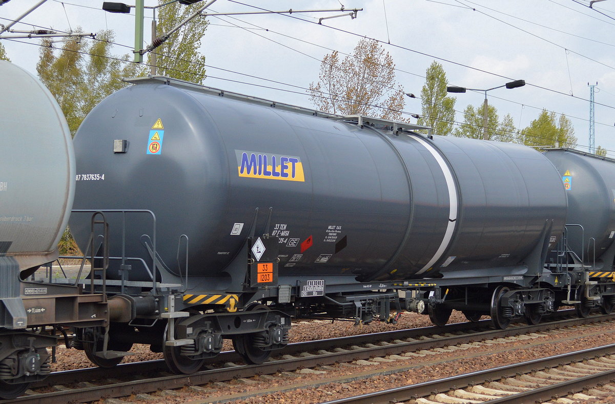 Ein ganz neuer französicher Kesselwagen vom Einsteller MILLET S.A.S. mit der Nr. 33 TEN 87 F-MISA 7837 635-4 (UN.-Nr.: 33/1203 = Benzin) am 21.04.17 BF. Flughafen Berlin-Schönefeld. 