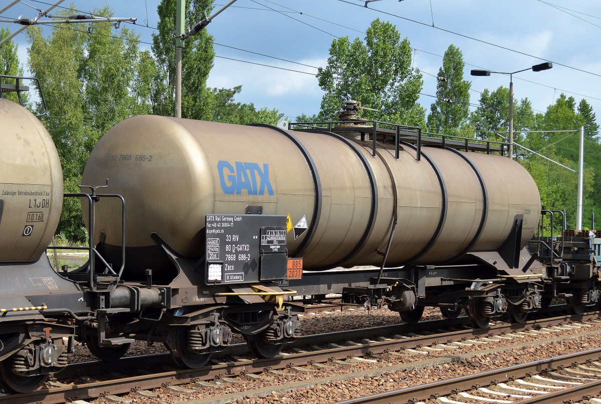 Ein Kesselwagen vom Einsteller GATX Germany mit der Nr. 33 RIV 80 D-GATXD 7868 688-2 Zacs Bf.Altenburg (UN-Nr. 885/2031 = Salpetersäure) am 21.07.15 Nhf. Flughafen Berlin-Schönefeld