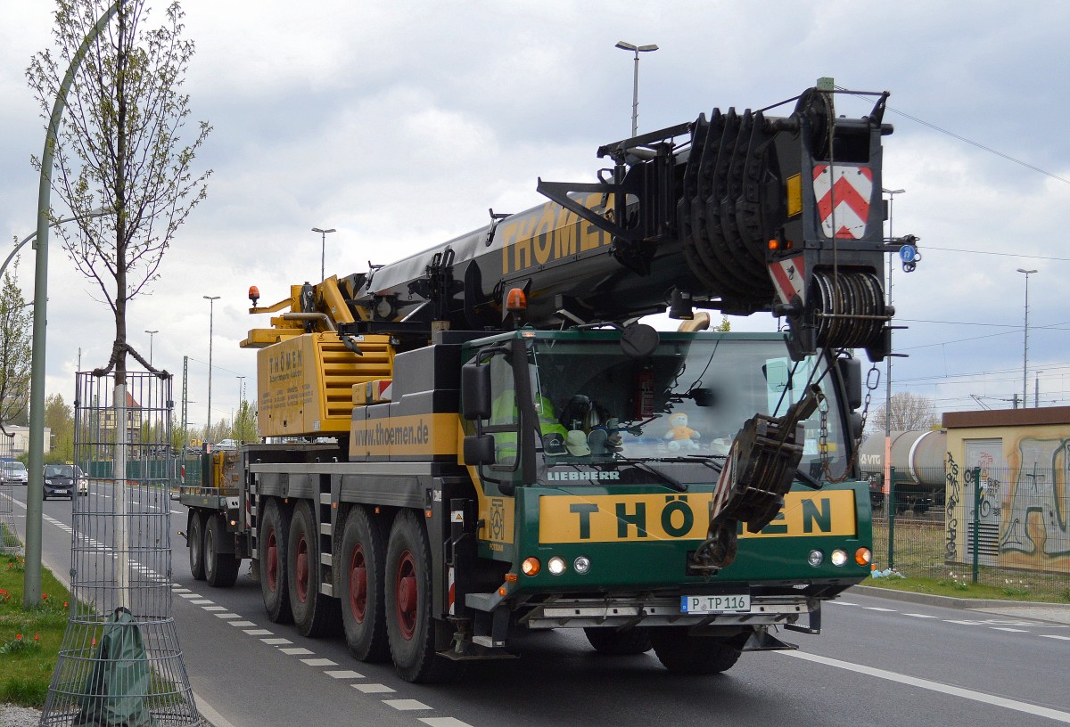 Ein LIEBHERR LTM? Fahrzeugkran der Fa. THÖMEN am 22.04.15 Berlin-Moabit.