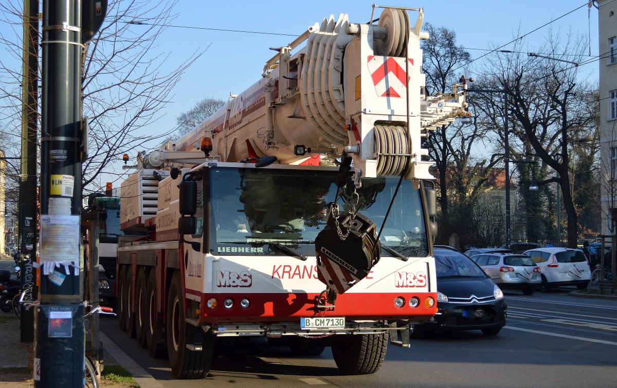 Ein M&S KRANSERVICE LIEBHERR LTM? Fahrzeugkran am 20.03.15 Berlin-Pankow im Einsatz.
