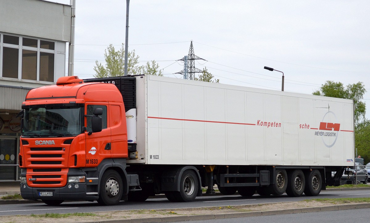 Ein SCANIA R360 Sattelzug der Sped. LM MEYER LOGISTIK, 11.04.14 Schönefeld.