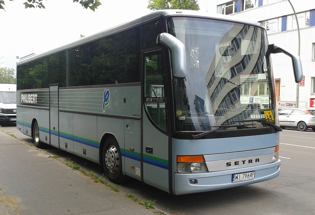 Ein SETRA S 415 GT Reisebus aus Polen der Fa. PHILBERT am 10.06.14 Nähe S-Bhf. Landsberger Allee Berlin.