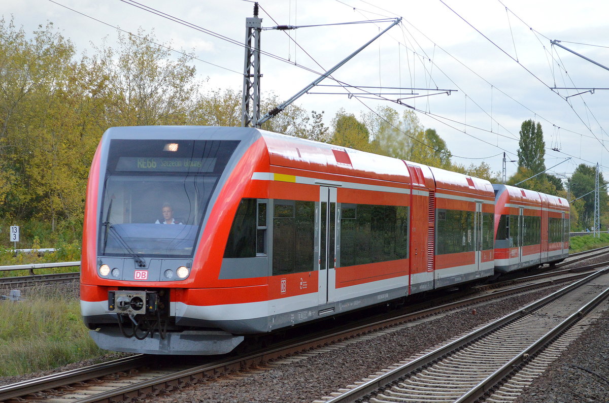 Ein Stadler Gtw Doppelgespann fährt zur Bereitschaft zum Einsatz als RE66 nach Szczecin Glowny zum Bf. Berlin Gesundbrunnen, wo die Linie beginnt, 10.10.16 Berlin Hohenschönhausen.