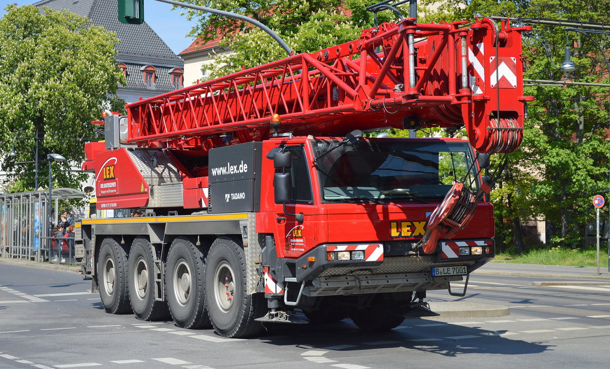 Ein TADANO ATF 70G oder 100G? der Fa. LEX aus Berlin am 11.05.17 Berlin-Pankow.  