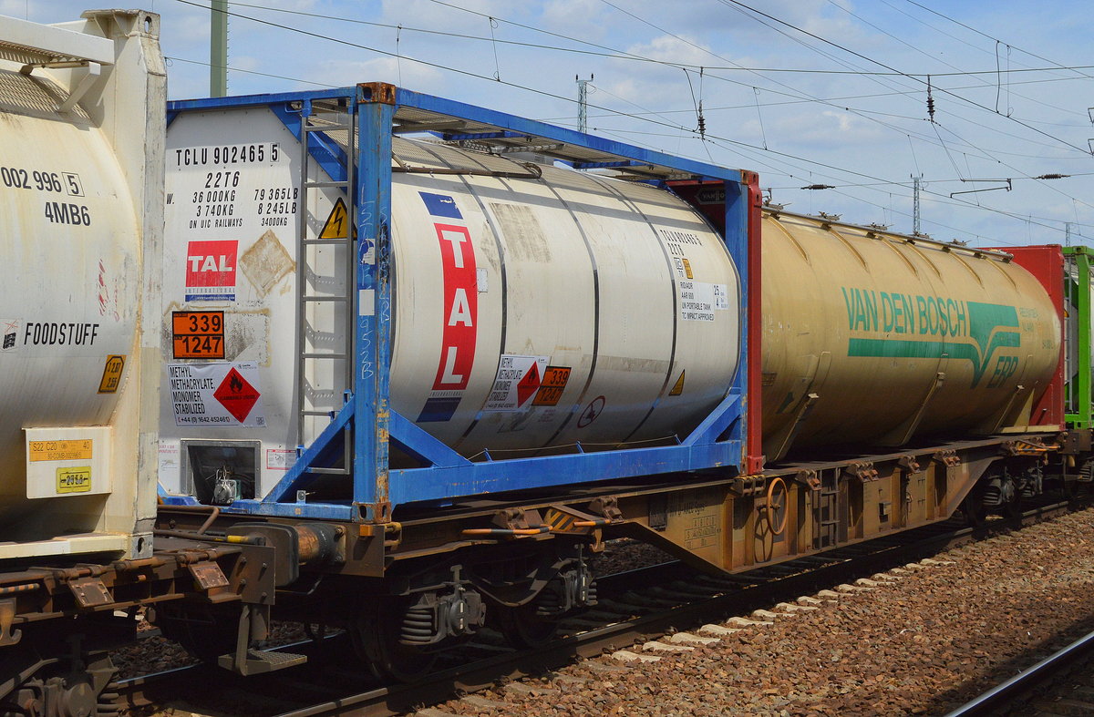 Ein TAL Tankcontainer der Triton International Limited (UN-Nr.339/1247 =  	Methylmethacrylat, Monomer, stabilisiert) am 23.07.16 Bf. Flughafen Berlin-Schönefeld. 