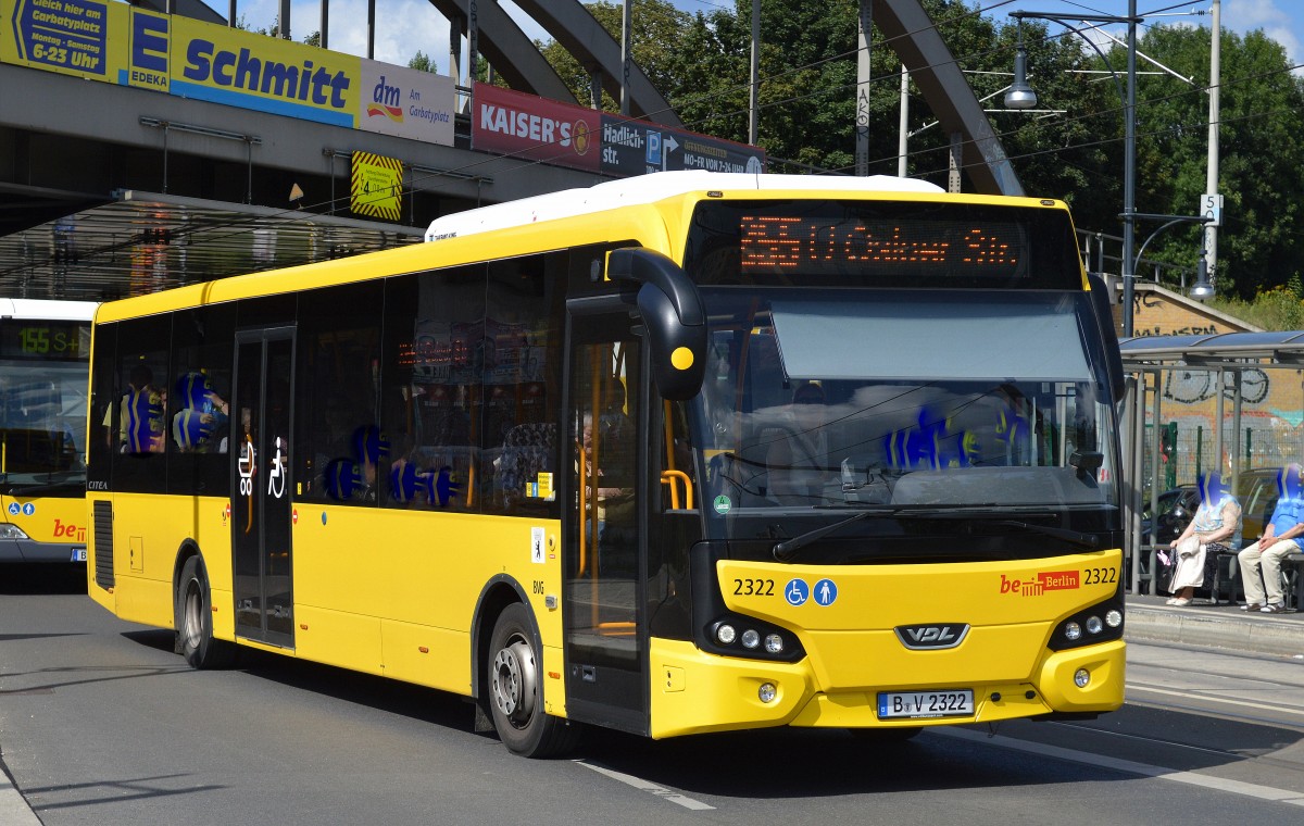 Einer von zwei VDL Citea EN12 Eindecker der Berliner Verkehrbetriebe (BVG Nr.2322) auf der Linie 255 (Richtung U-Bhf. Osloer Str.) am 31.07.14 S-Bhf. Berlin-Pankow.