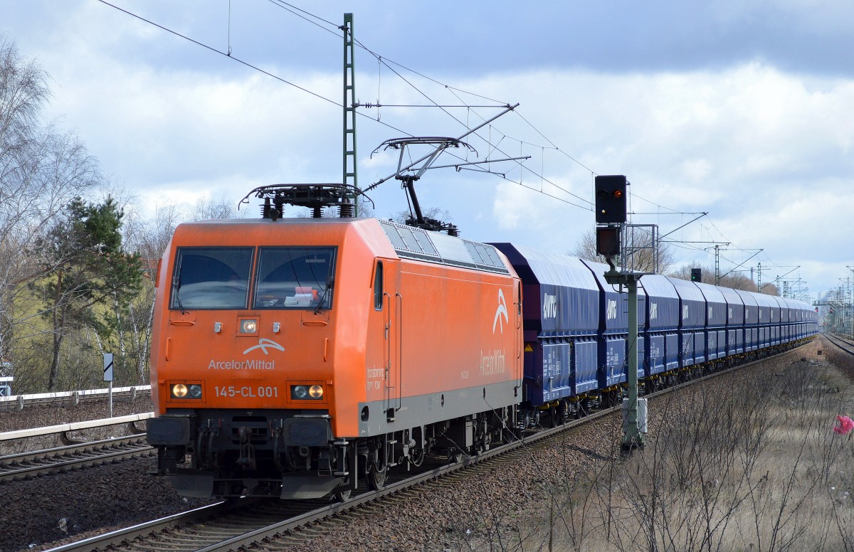 EKO-Trans mit 145-CL 001 (145 081-6) mit Ganzzug VTG Schüttgutwagen vom Typ Falns bei der Durchfahrt Bhf. Berlin-Jungfernheide, 02.04.15