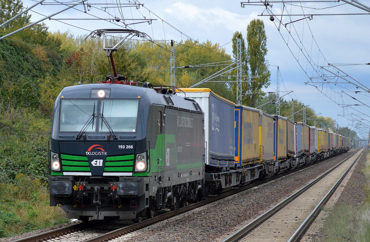 ELL Vectron 193 266 [NVR-Number: 91 80 6193 266-4 D-ELOC, Siemens Bj.2016]für TXL mit KLV-Zug am 07.10.16 Berlin-Hohenschönhausen.