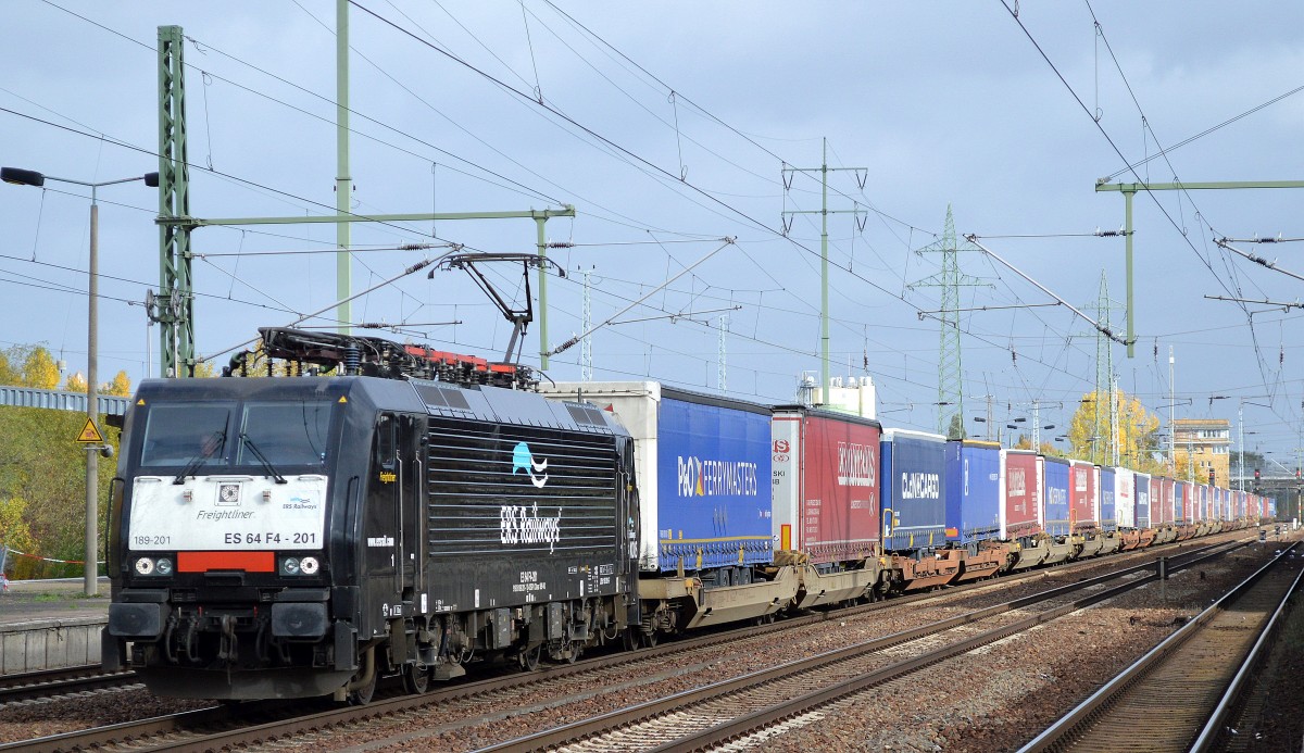ERSR mit dem Poznan-Shuttle Richtung Rotterdam mit 189-201/ES 64 F4-201 am 23.10.15 Bhf. Flughafen Berlin-Schönefeld. 