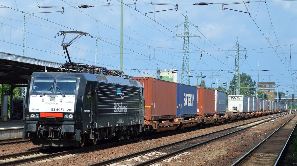 ERSR mit MRCE Dispo 189-201/ES 64 F4-201 und KLV-Zug am 14.06.16 Bf. Flughafen Berlin-Schönefeld.