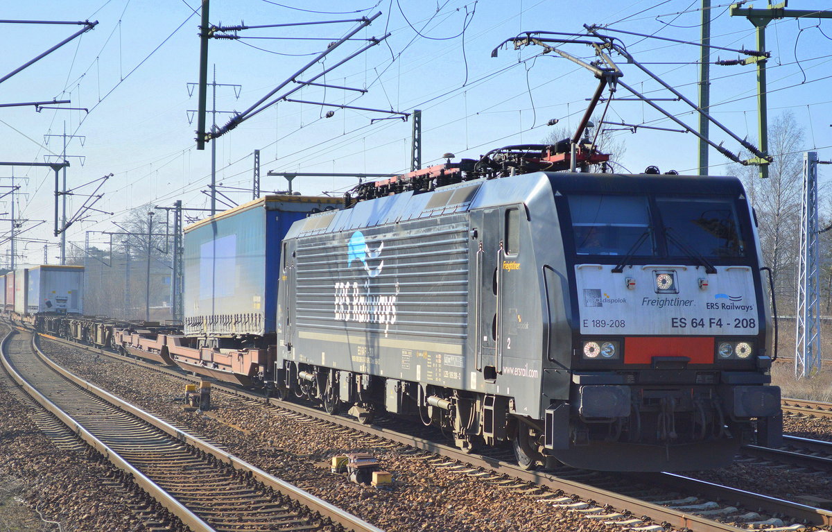 ERSR mit der MRCE Dispo E 189-208/ES 64 F4-208 und schlecht ausgelastetem Pozna-Shuttle am 14.02.17 Bf. Flughafen Berlin-Schönefeld.