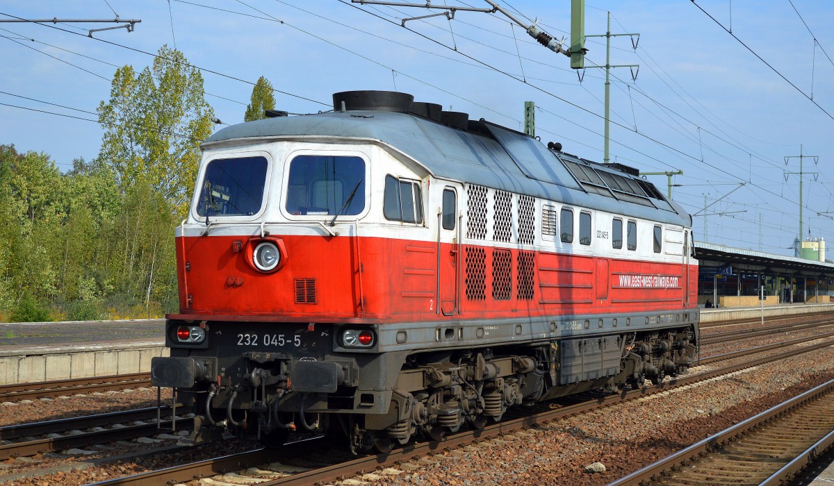 EWR 232 045-5 am 04.10.15 Bhf. Flughafen Berlin-Schönefeld.