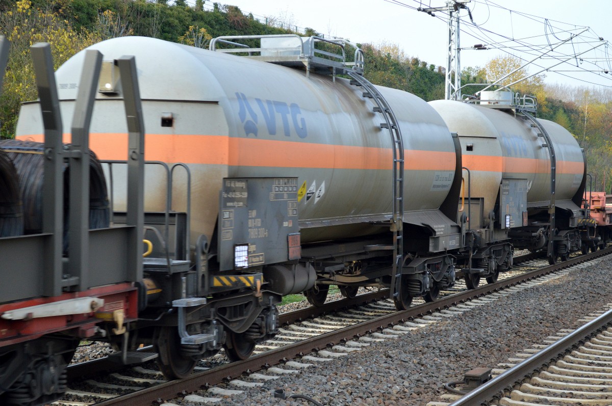 Gasdruckkesselwagen vom Einsteller VTG in Hamburg mit der Nr. 33 RIV 80 D-VTGD 780 9 300-5 Zags Bf.: Maschen-Rbf. lt UN-Nr. 268/1017 für den Transport von Chlorgas am 11.11.14 Berlin-Hohenschönhausen.