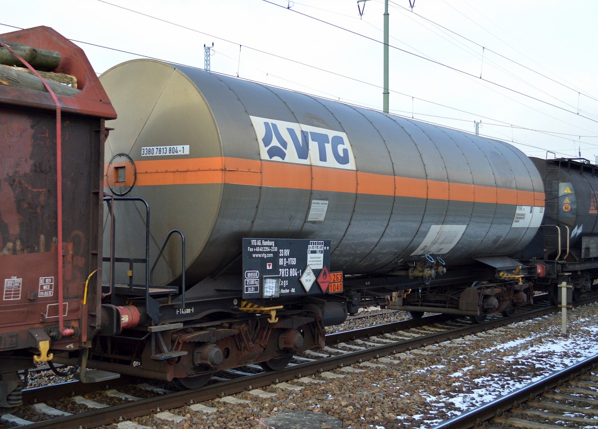 Gasdruckkesselwagen vom Einsteller VTG mit der Nr. 33 RIV 80 D-VTGD 7813 804-1 Zags Bf.:Maschen-Rbf. (UN-Nr. 263/1040 Ethylenoxid mit Stickstoff) am 06.02.15 Bhf. Flughafen Berlin-Schönefeld.