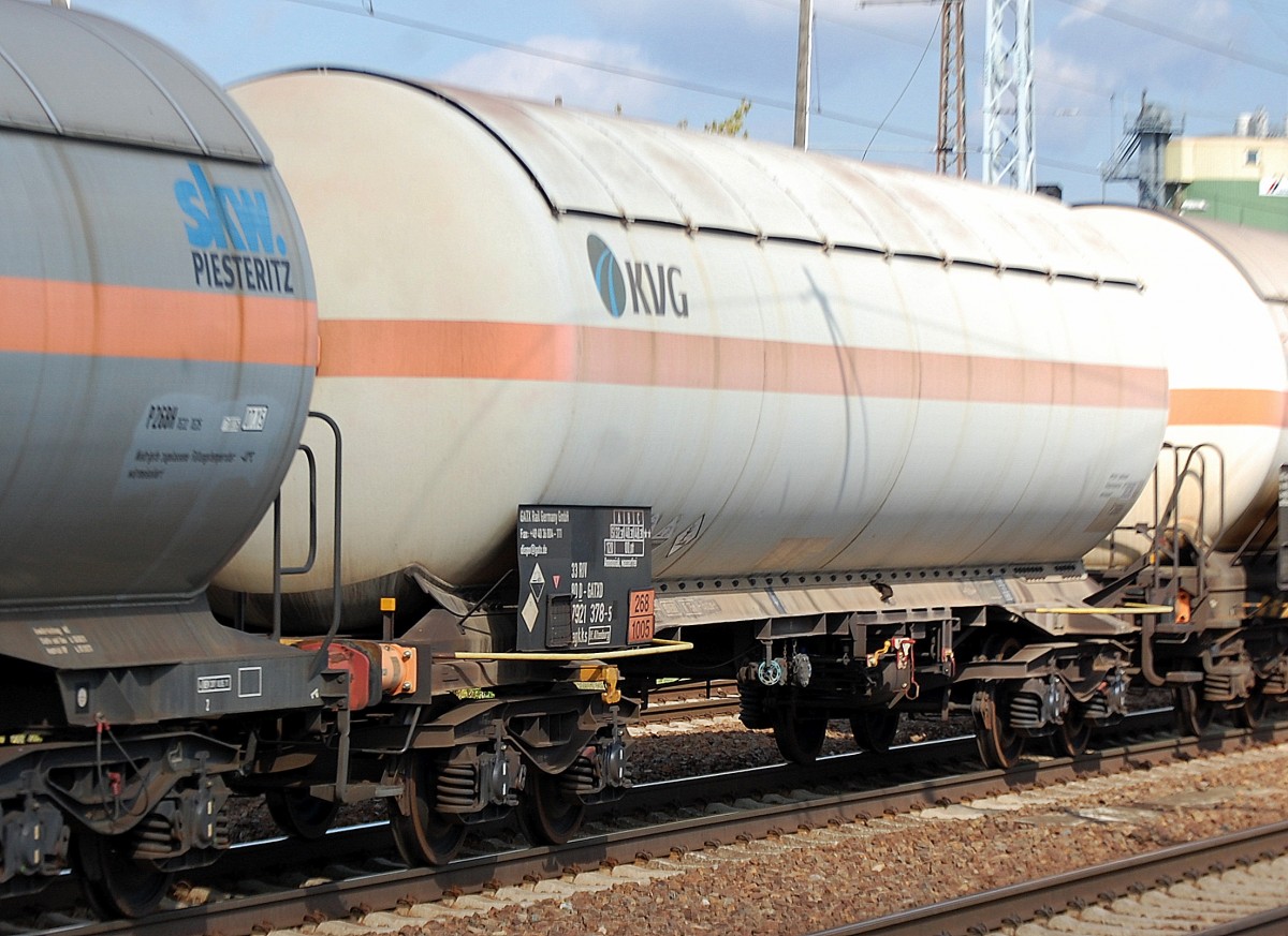 Gasdruckkesselwagen vom Wageneinsteller GATX Germany mit der Nr. 33 RIV 80 D-GATXD 7921 378-5 Zagkks lt. Gefahrstofftafel 268/1005 f�r Ammoniaktransporte, 21.09.13 Bhf. Flughafen Berlin-Sch�nefeld.