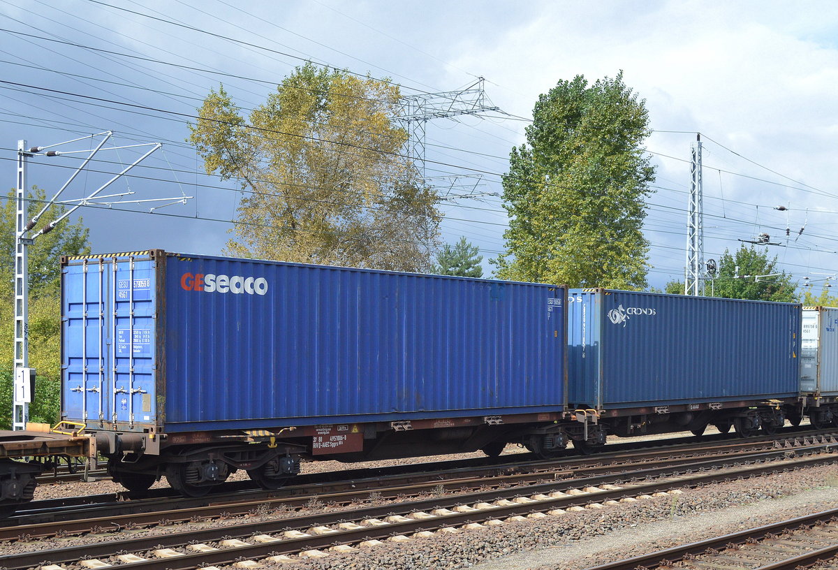 Gelenk-Containertragwagen mit der Nr. 37 RIV 80 D-AAEC 4951 006-8 Sggrs 80´6 am 07.09.17 Berlin-Springpfuhl.