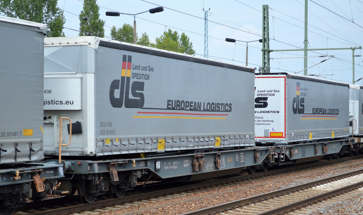 Gelenk-Taschenwagen vom Einsteller Wascosa mit der Nr. 37 TE-RIV 80 D-WASCO 4993 718-8 Sdggmrs am 07.08.14 Bhf. Flughafen Berlin-Sch�nefeld.